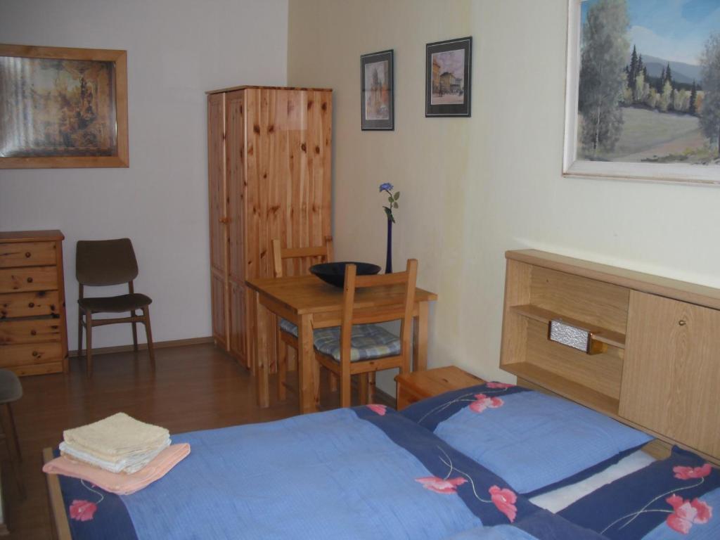 Apartmany Galeta Karlsbad Zimmer foto