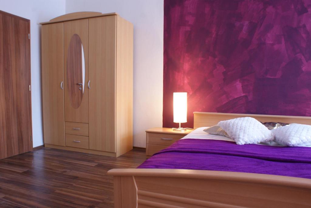 Apartmany Galeta Karlsbad Zimmer foto